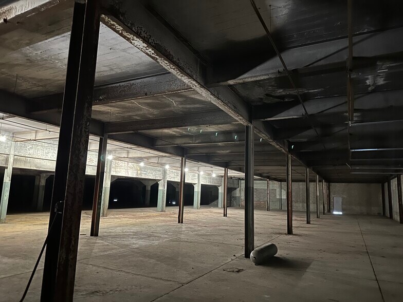 More Photos Of 38 Kenosha Ave, Battle Creek Warehouse For Sale