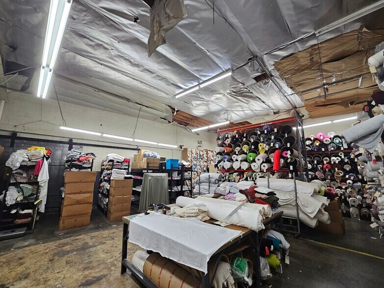 More Photos Of 1537 E Adams Blvd, Los Angeles Warehouse For Lease