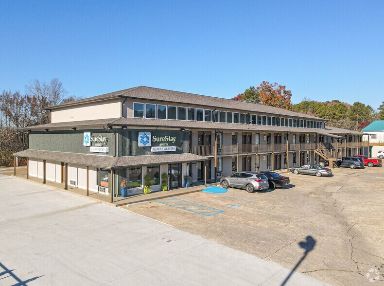Primary Photo Of 200 The Mall Way, Jasper Hotel For Sale
