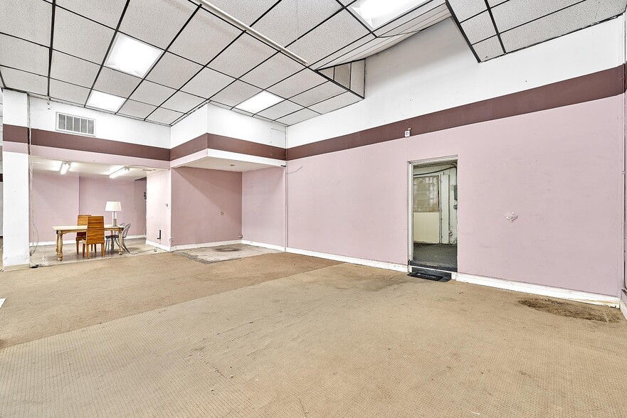 More Photos Of 115 N Western Ave, Los Angeles Storefront For Sale