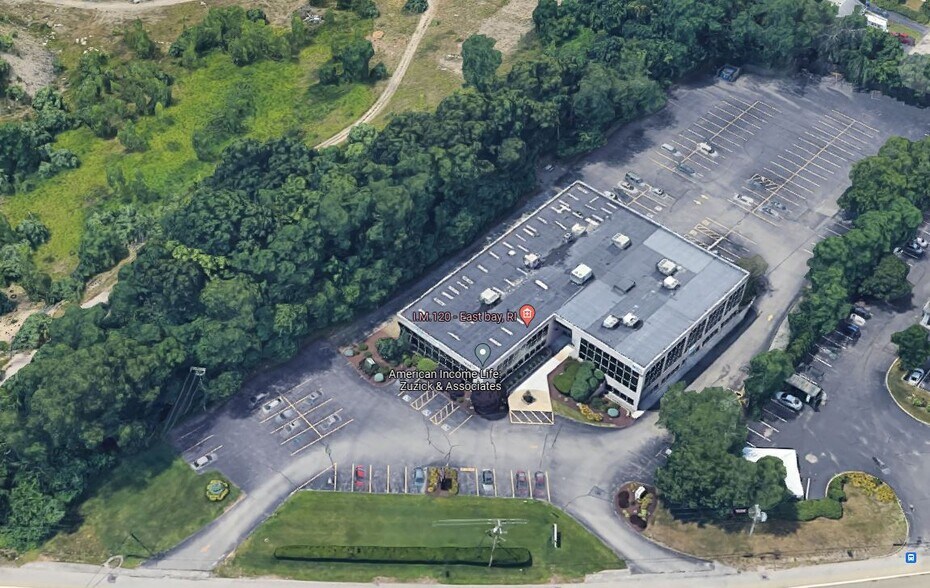 More Photos Of 1275 Wampanoag Trl, East Providence Office For Lease