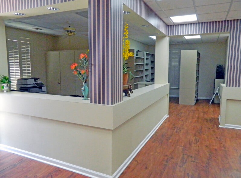 More Photos Of 316 St Lukes Dr, Montgomery Medical For Sale