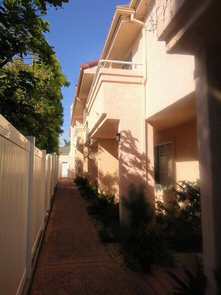 More Photos Of 1050-1054 Diamond St, San Diego Apartments For Sale