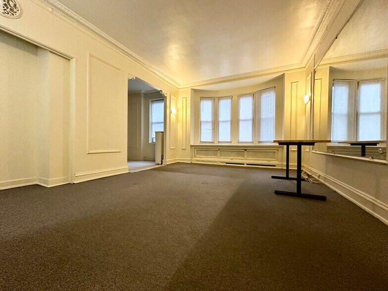 More Photos Of 7020 S Jeffery Blvd, Chicago Apartments For Sale