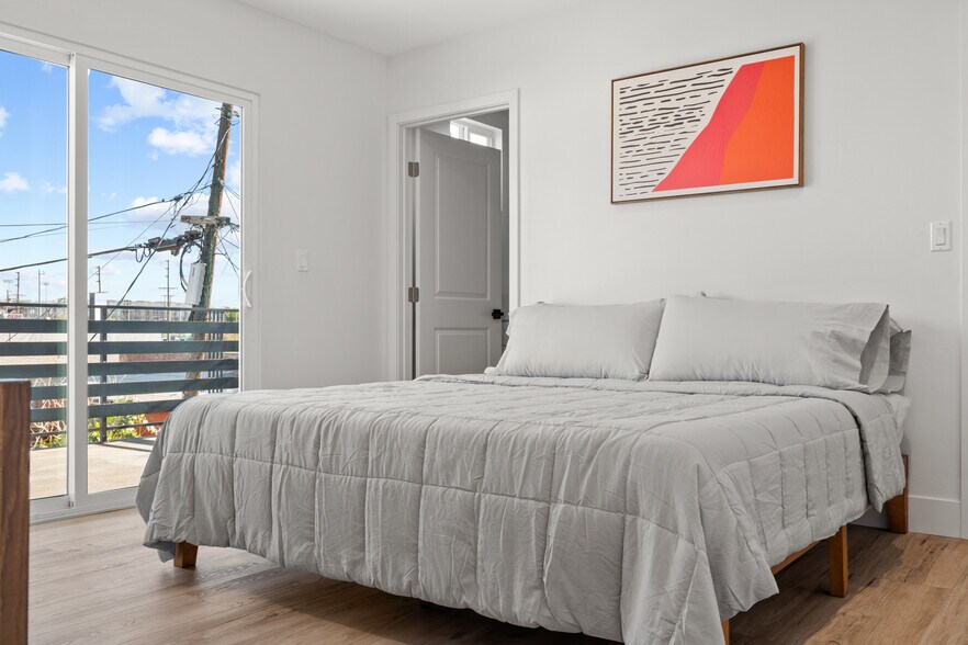 More Photos Of 310 S Breed St, Los Angeles Multifamily For Sale