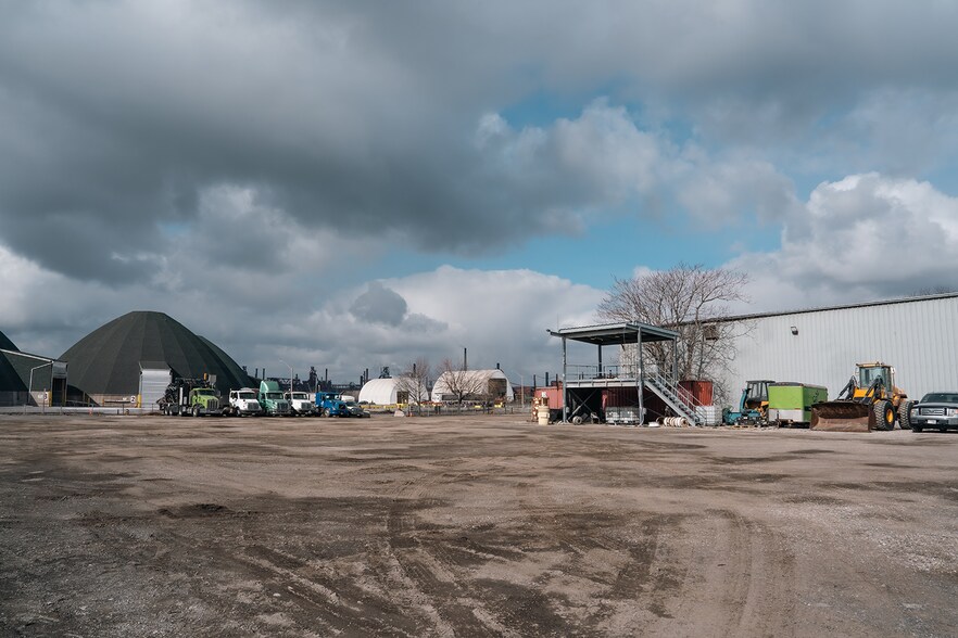 More Photos Of 200 Eastport Blvd, Hamilton Warehouse For Lease