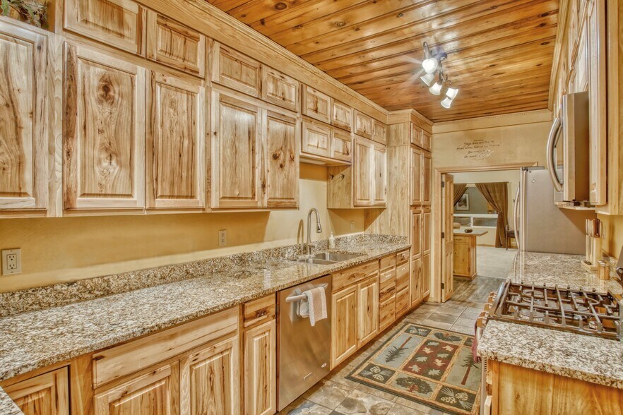 More Photos Of 140 Main St, Greer Specialty For Sale