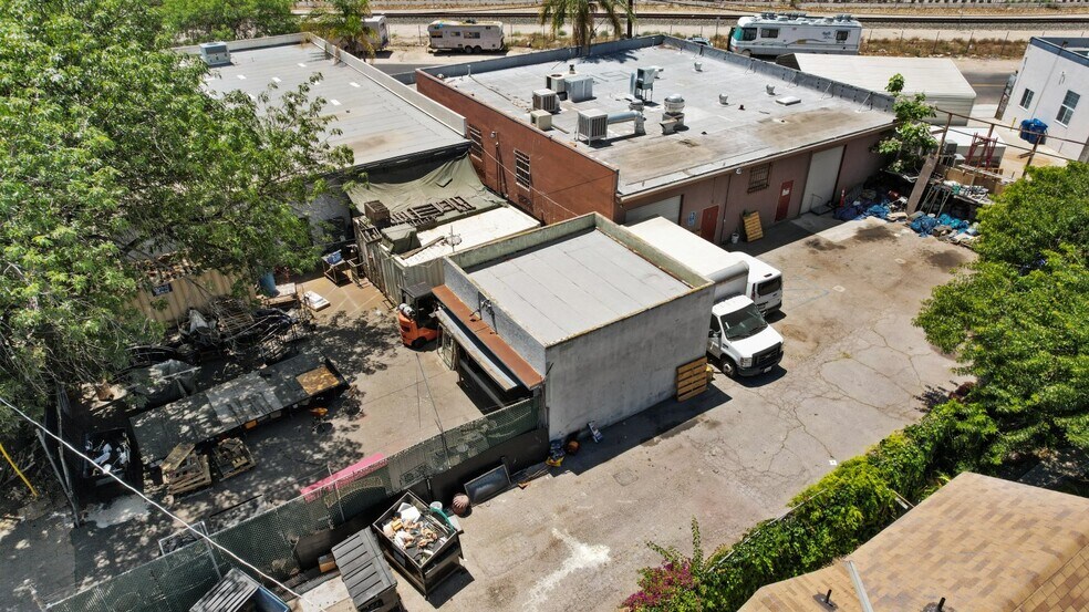 More Photos Of 7516 San Fernando Rd, Sun Valley Warehouse For Lease