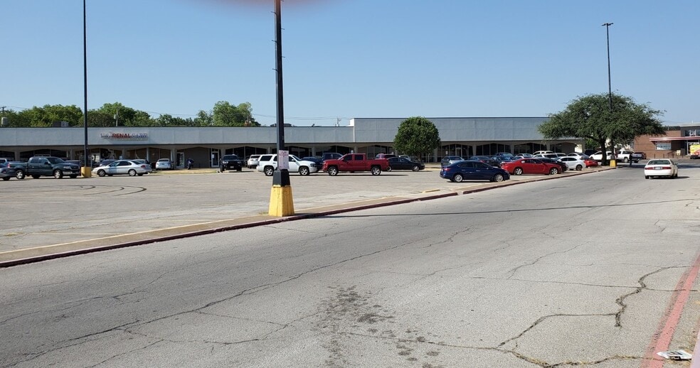 More Photos Of 5015-5159 Granbury Rd, Fort Worth Unknown For Lease