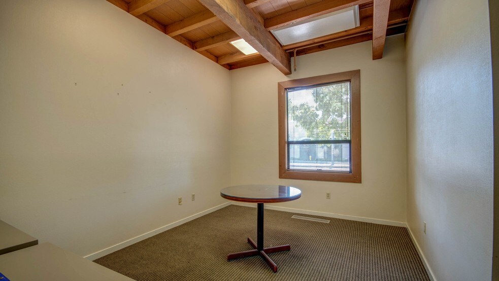 More Photos Of 915 Diablo Ave, Novato Office For Sale