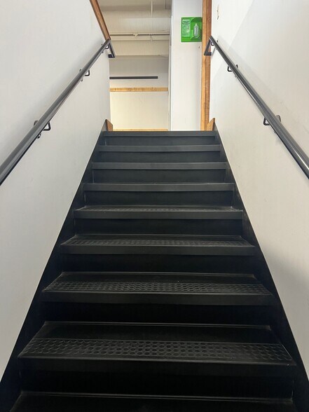 More Photos Of 1101-1111 SW Washington St, Portland Office For Lease