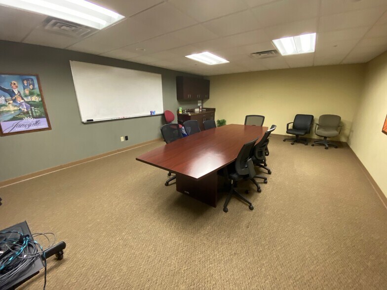 More Photos Of 100-101 E Milwaukee St, Janesville Office For Lease