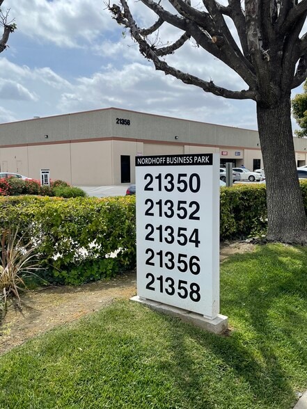 More Photos Of 21352 Nordhoff St, Chatsworth Light Manufacturing For Sale