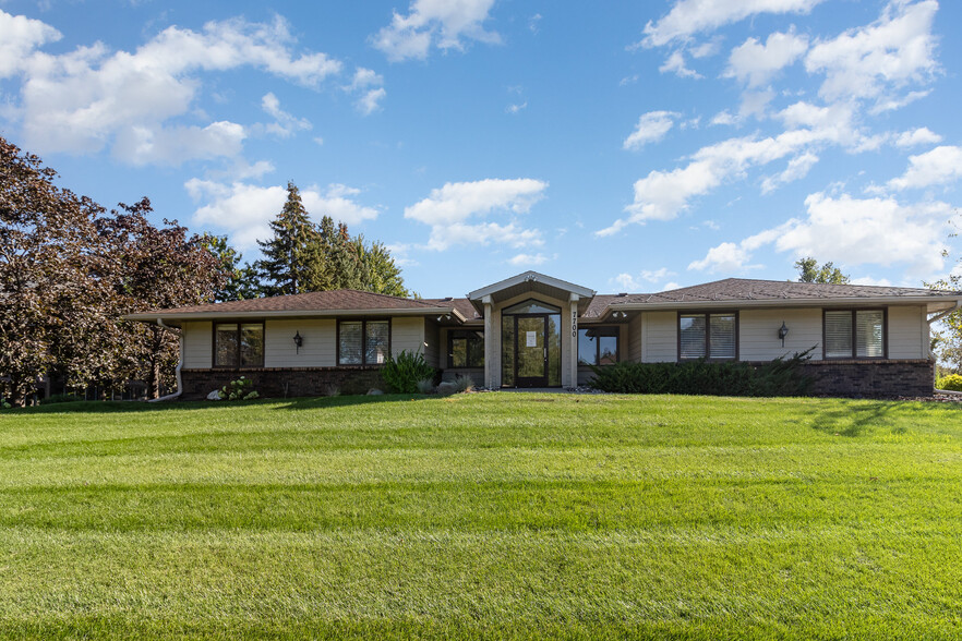 Primary Photo Of 7700 W 145th St, Apple Valley Medical For Sale