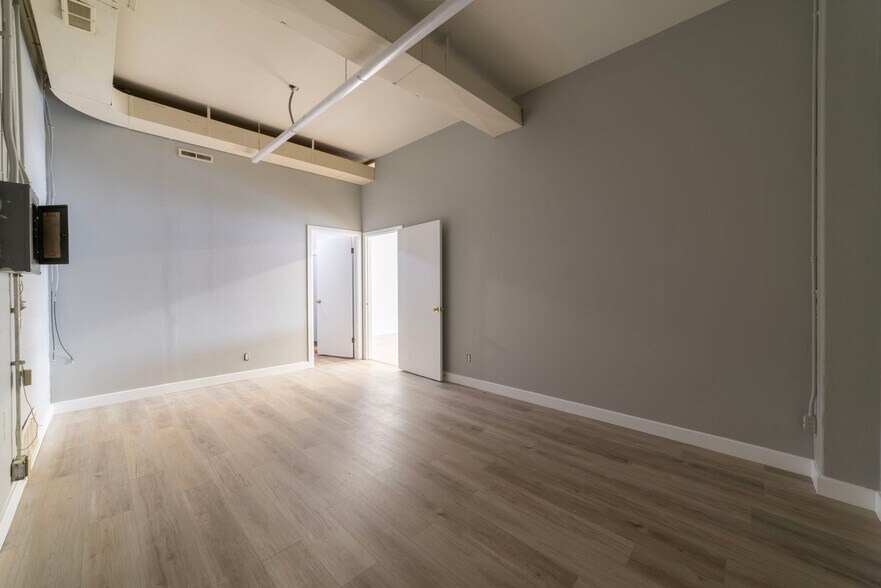 More Photos Of 1401-1405 Franklin St, Michigan City Office For Lease