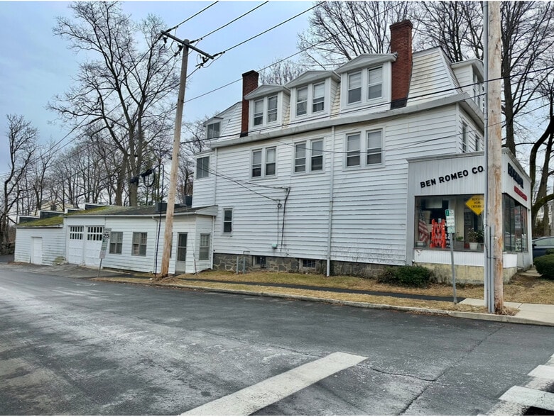 More Photos Of 1 Edgewood Ave, Greenwich Storefront Retail Residential For Lease