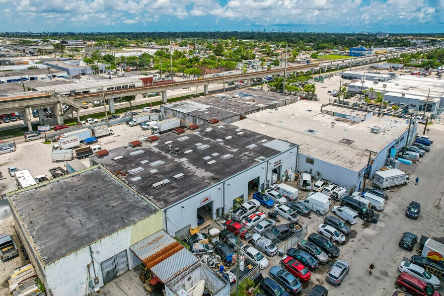 More Photos Of 1165 E 24 St, Miami Warehouse For Lease