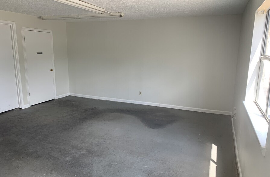 More Photos Of 3425 Raider Dr, Hurst Unknown For Lease
