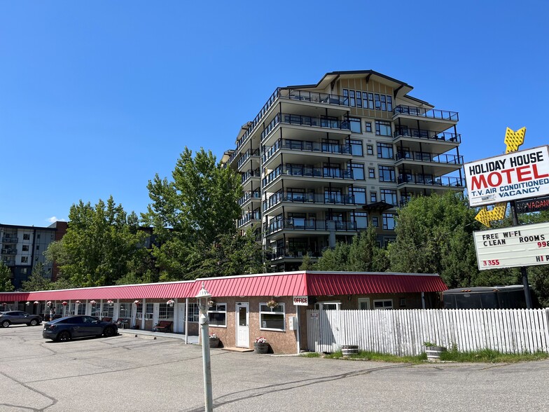 Primary Photo Of 3355 Skaha Lake Rd, Penticton Hotel For Sale