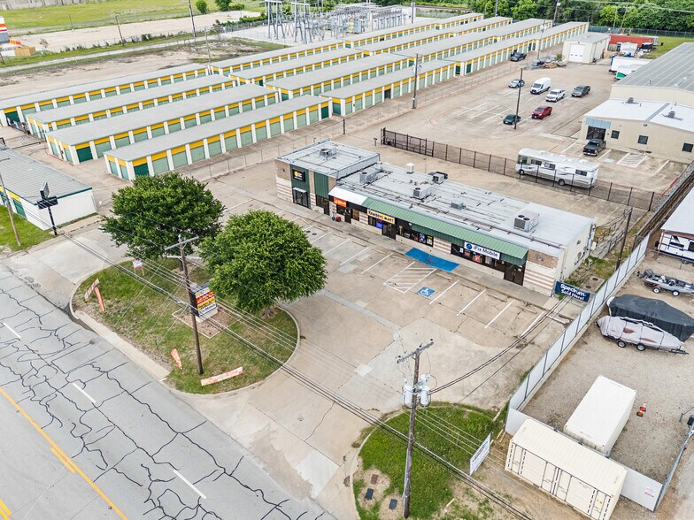 More Photos Of 2712-2720 W Division St, Arlington Storefront Retail Office For Sale