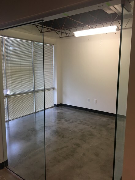 More Photos Of 201 E Southern Ave, Tempe Loft Creative Space For Lease