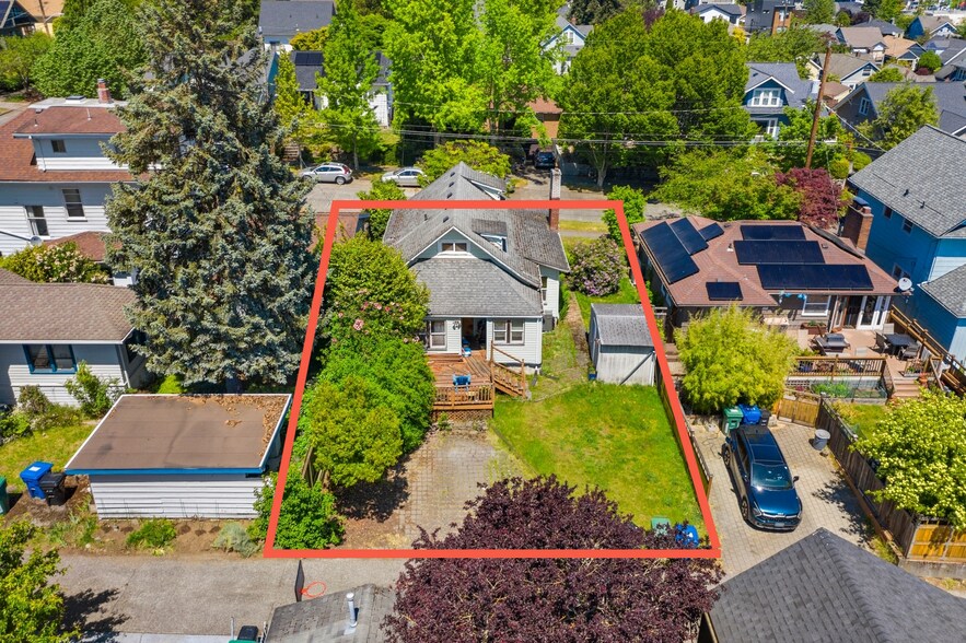 More Photos Of 911 N 77th St, Seattle Land For Sale