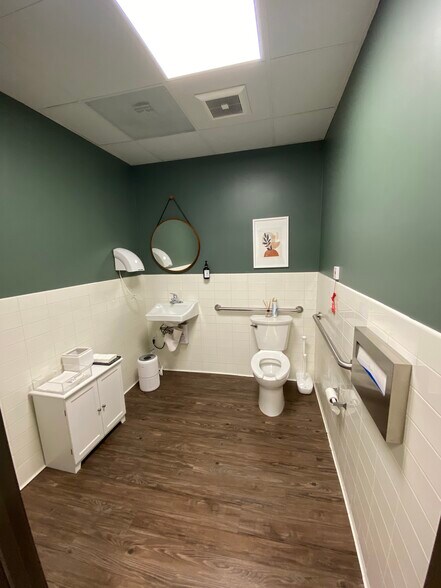 More Photos Of 1243 7th St, Santa Monica Medical For Lease