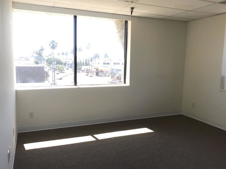 More Photos Of 2512 Artesia Blvd, Redondo Beach Office For Lease