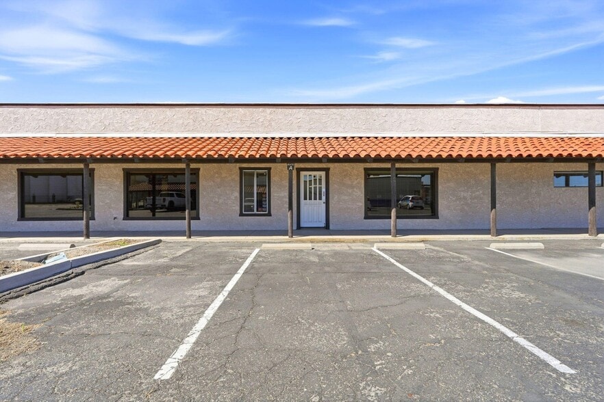 More Photos Of 724 N Ben Maddox Way, Visalia Office For Lease