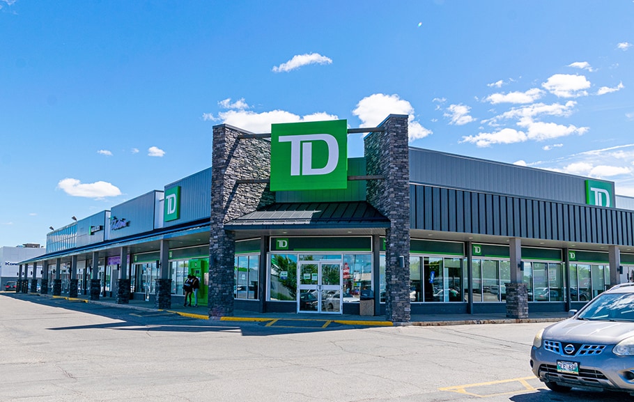 More Photos Of 1375 Mcphillips St, Winnipeg Storefront For Lease