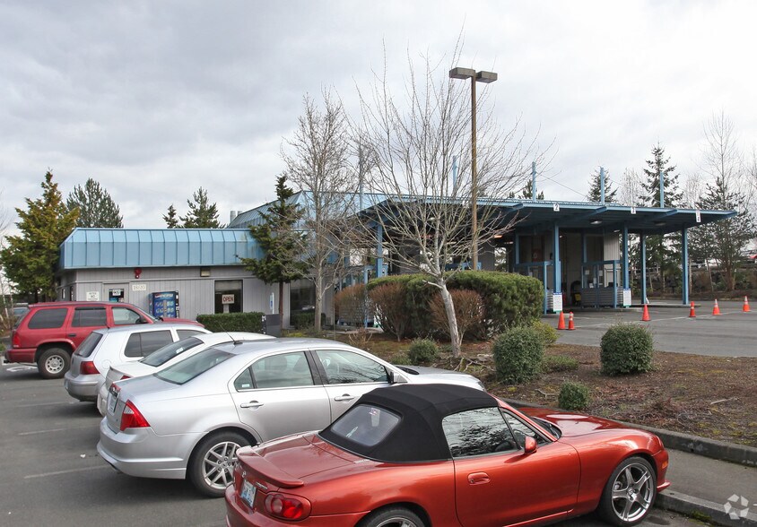 Primary Photo Of 18610 NE 67th Ct, Redmond Auto Repair For Lease