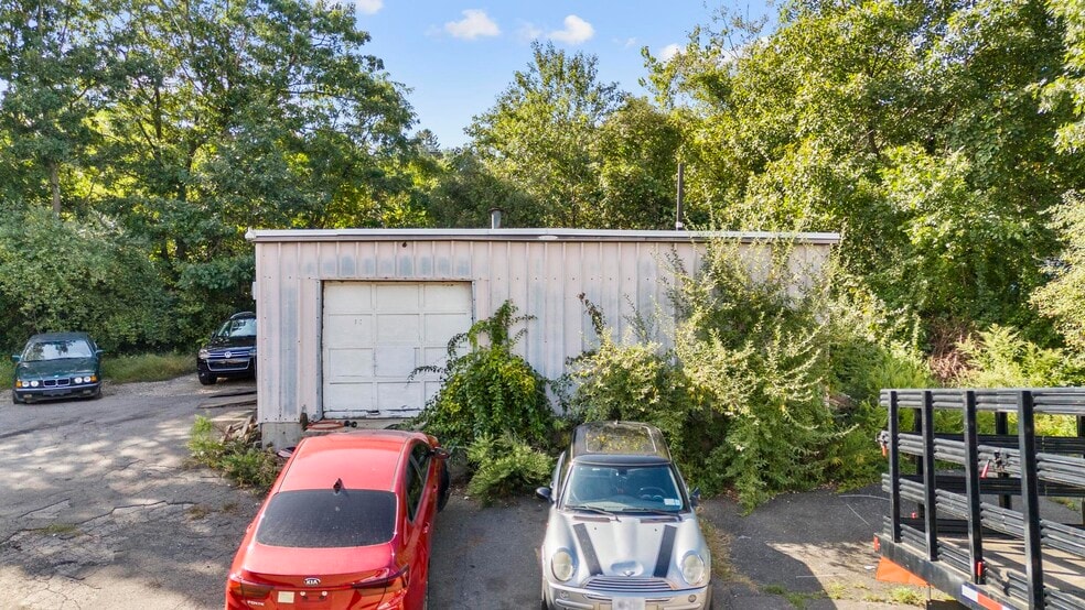 More Photos Of 435 Bridgeport Ave, Shelton Warehouse For Sale