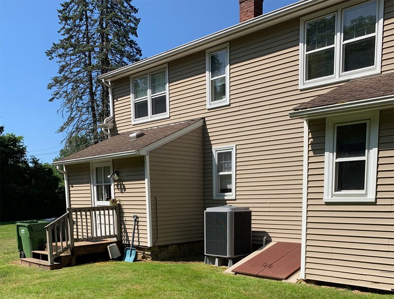 More Photos Of 98 Spencer Plain Rd, Old Saybrook Medical For Lease
