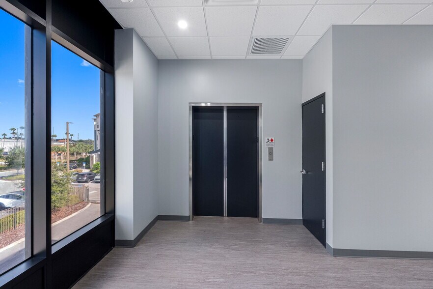 More Photos Of 18401 US Highway 19 N, Clearwater Office For Sale