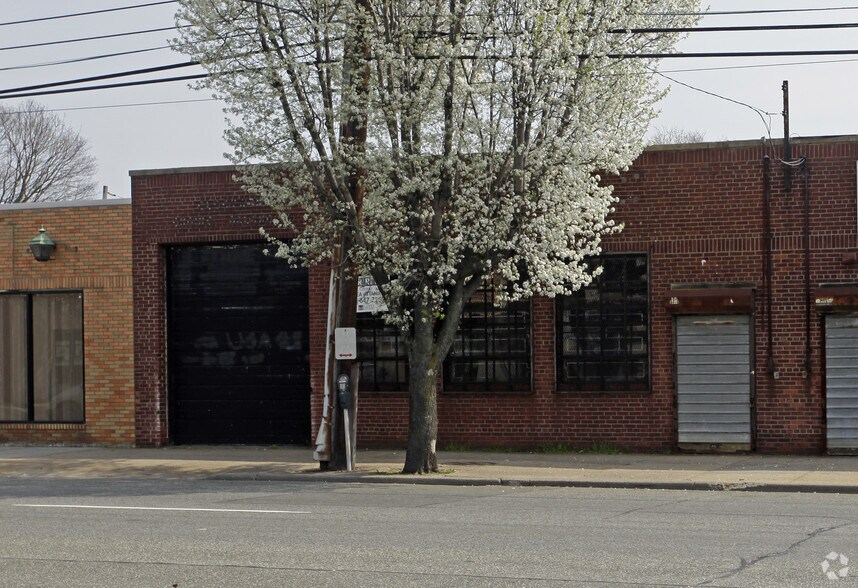 More Photos Of 465-469 Jericho Tpke, Mineola Freestanding For Sale