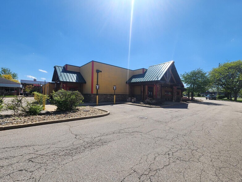 More Photos Of 7725 Reynolds Rd, Mentor Restaurant For Lease