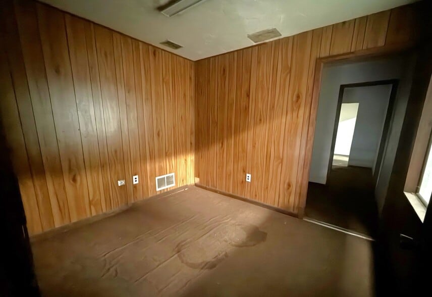 More Photos Of 2948 NE 21st Way, Gainesville Service For Lease