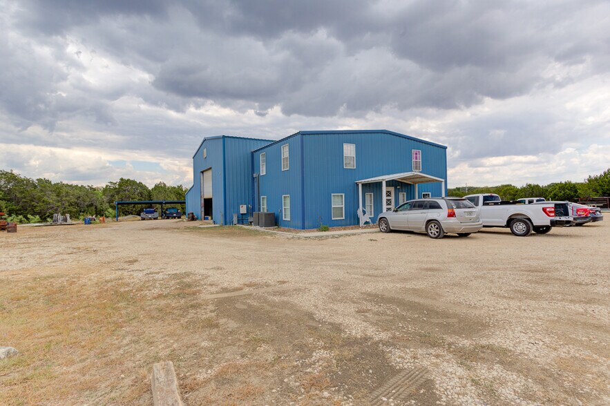 More Photos Of 9425 Schoenthal Rd, New Braunfels Warehouse For Sale