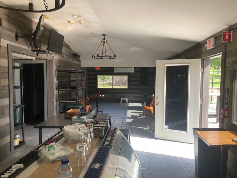 More Photos Of 3 Tompkins Rd, Verbank Restaurant For Lease