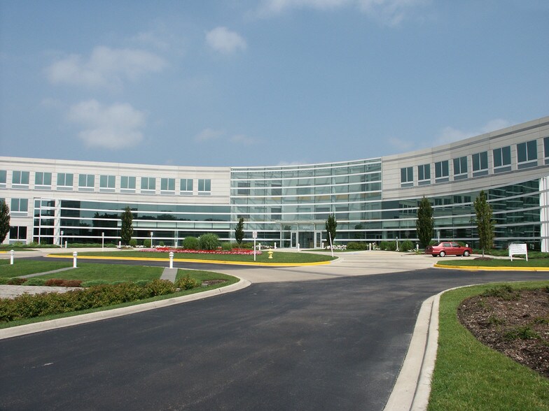 More Photos Of 3000 Lakeside Dr, Bannockburn Office For Lease