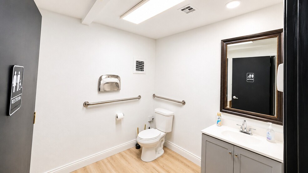 More Photos Of 4516 W Charleston Blvd, Las Vegas Freestanding For Sale