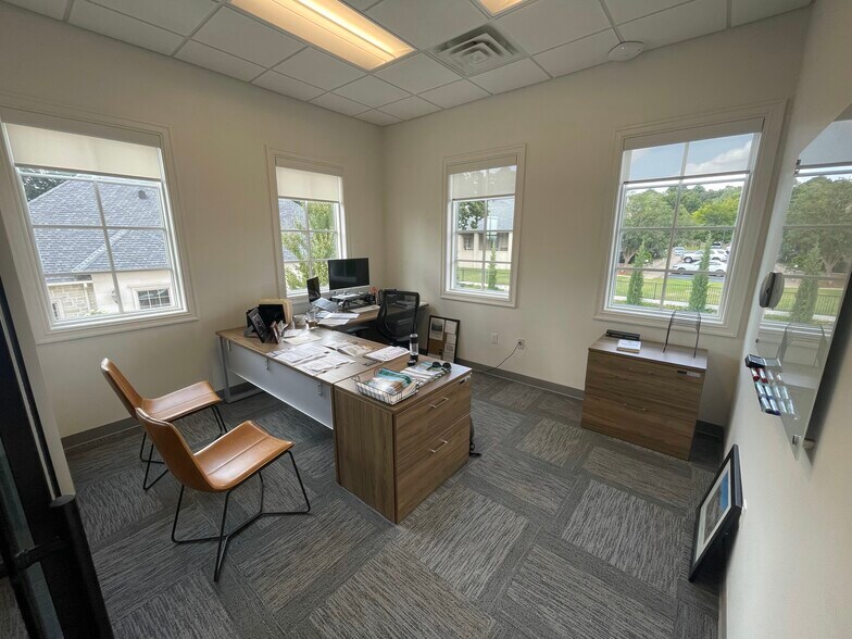 More Photos Of 4521 E 91st St, Tulsa Office For Lease
