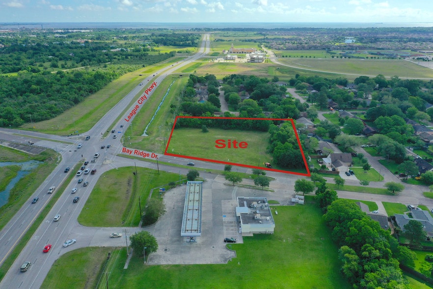 100 1/2 E League City Pkwy  
