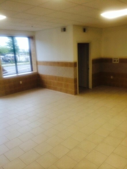 More Photos Of 210-212 Trumbull St, Elizabeth Apartments For Sale