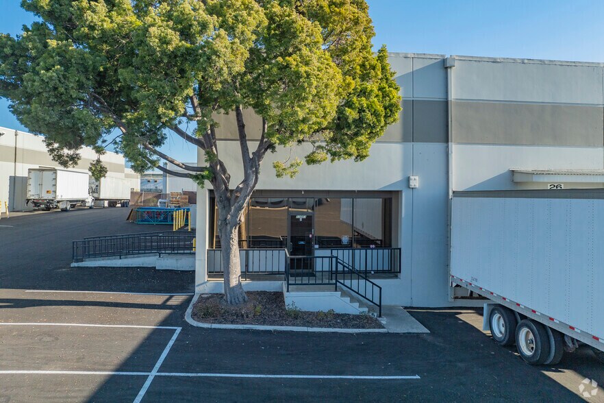 More Photos Of 23663-23669 Eichler St, Hayward Warehouse For Lease
