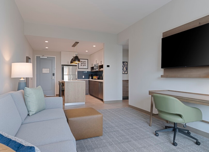 More Photos Of 50 Ponce de Leon St, Miramar Beach Hotel For Sale