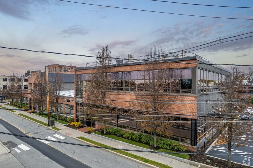 More Photos Of 90 Bridge St, Newton Coworking Space