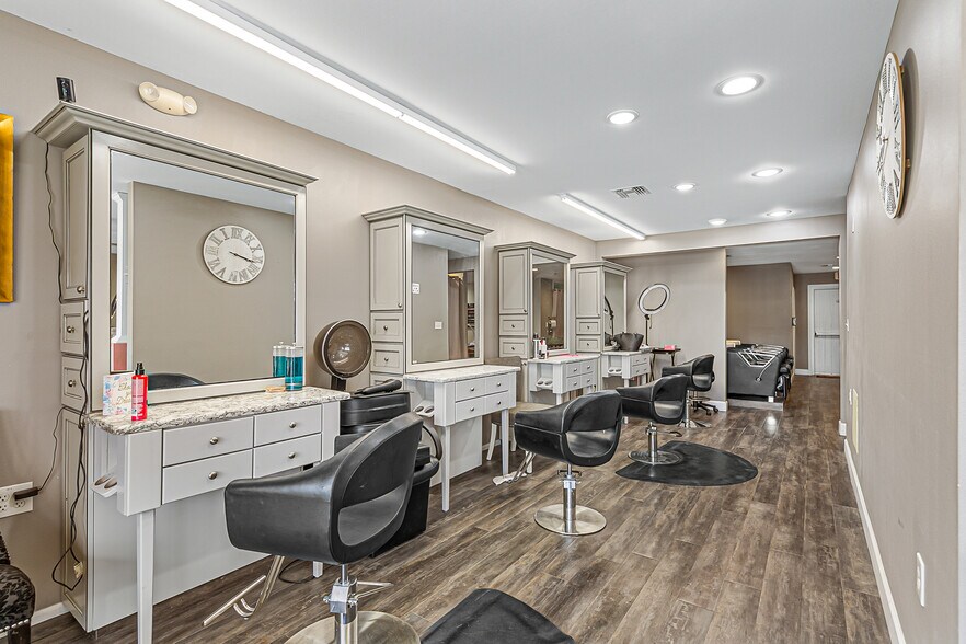 More Photos Of 984 Rockledge Blvd, Rockledge General Retail For Sale