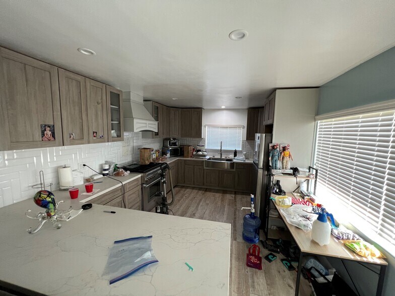 More Photos Of 5020 19 1/2 Ave, Riverdale Restaurant For Sale