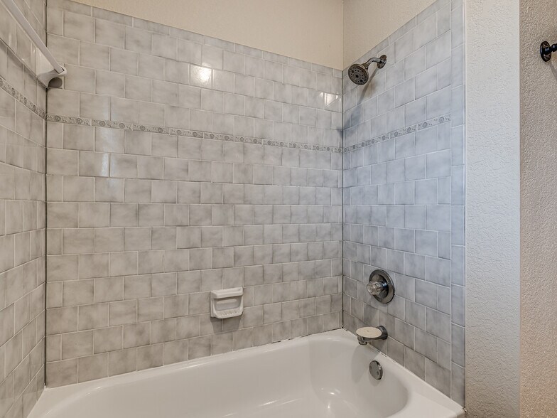 More Photos Of 980916 S Highway 18, Chandler Industrial For Sale